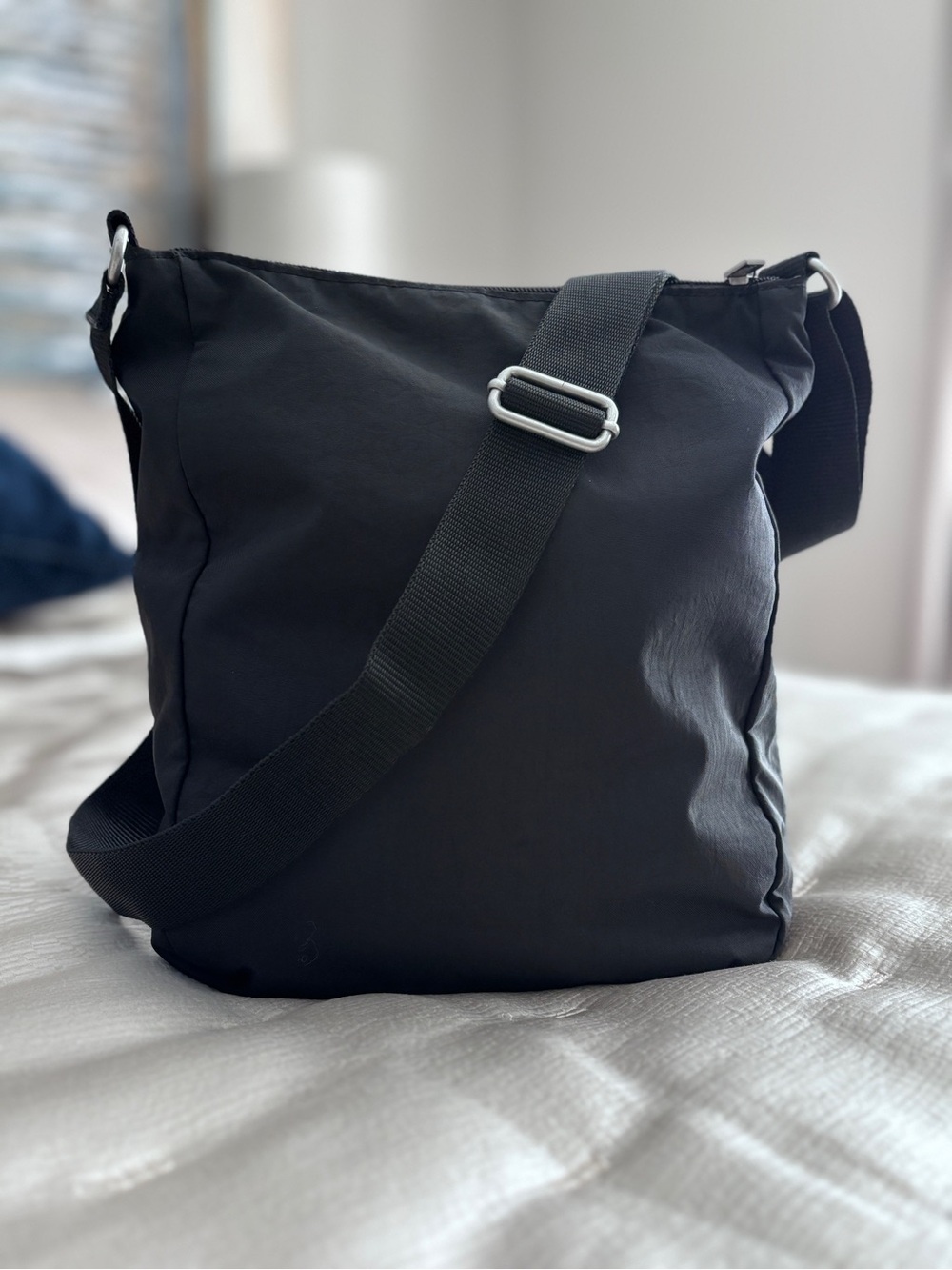 Baggallini Pocket Town Crossbody Bag Lightweight Water-Resistant Adjustable BLK - Picture 4 of 9